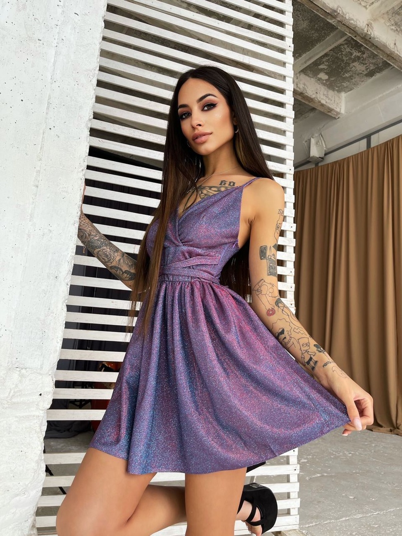 Блестящее платье с пышной юбочкой и завязками на талии  | PUSHKA SHOP