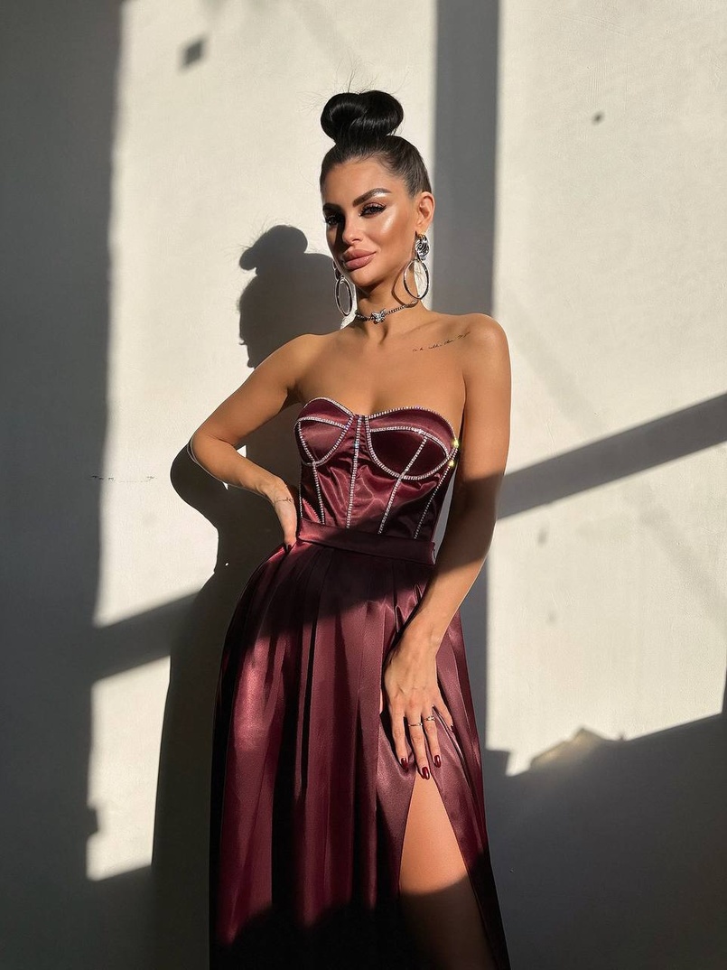 Комплект: корсет-бюстьє , декорований стразами + спідниця максі з розрізом Комплект: корсет-бюстьє , декорований стразами + спідниця максі з розрізом | PUSHKA SHOP