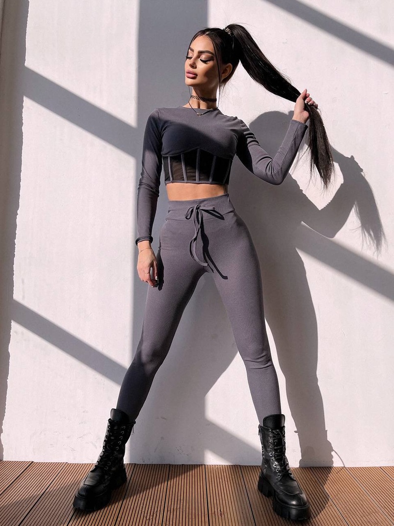 Трикотажний комплект: корсетний топ + легінси Трикотажний комплект: корсетний топ + легінси | PUSHKA SHOP