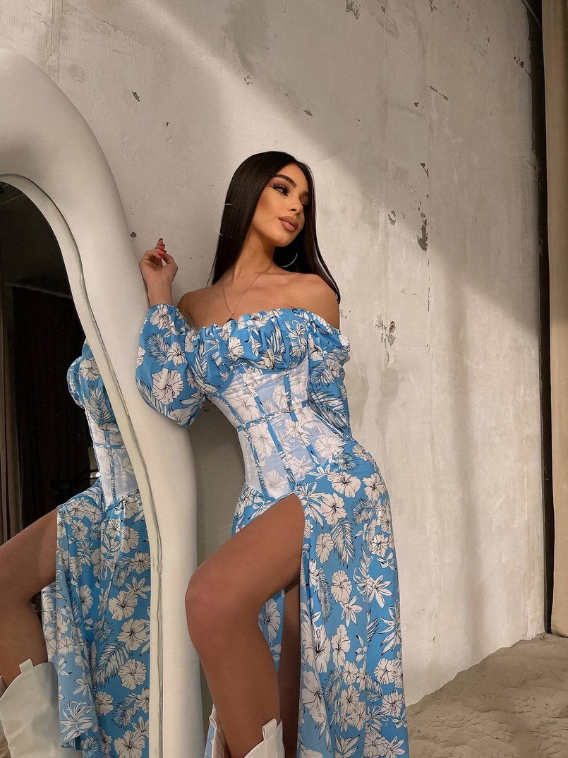 Сукня міді з розрізом в квітковий принт + прозорий корсет Сукня міді з розрізом в квітковий принт + прозорий корсет | PUSHKA SHOP