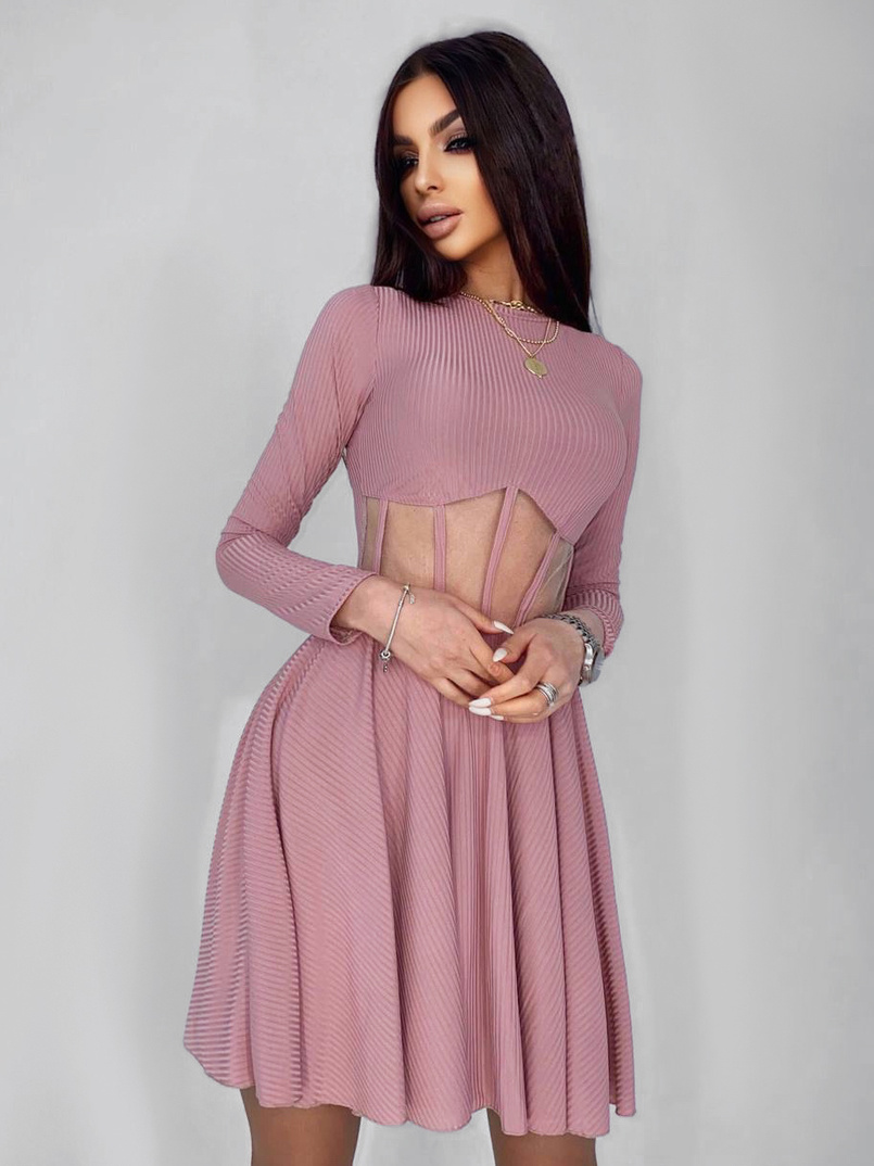 Приталенное платье с корсетной вставкой и пышной юбкой-солцем Приталенное платье с корсетной вставкой и пышной юбкой-солцем | PUSHKA SHOP