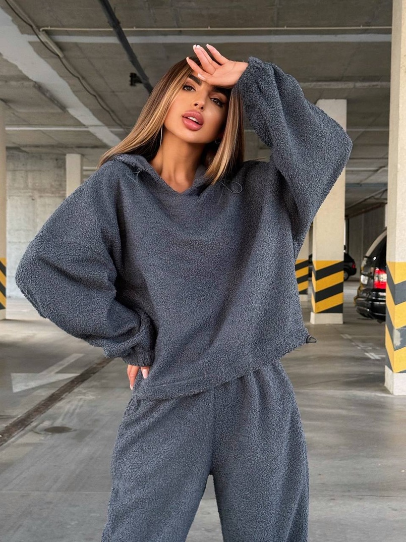 Теплий та мʼякий комплект: Обʼємний худі з капюшоном та штани з манжетами  Дуже приємний до тіла | PUSHKA SHOP
