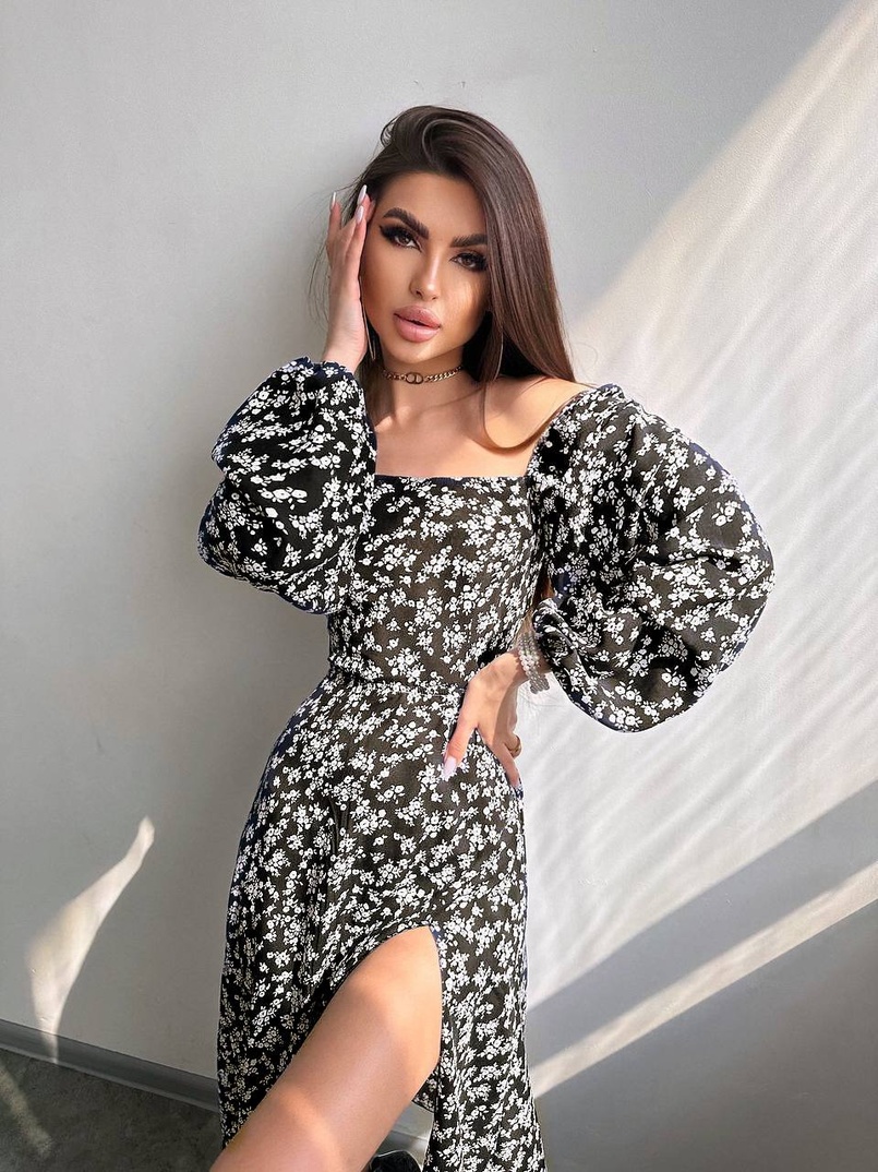 Улюблена сукня-міді зі шнурівкою на спинці та розрізом на ніжці Улюблена сукня-міді зі шнурівкою на спинці та розрізом на ніжці | PUSHKA SHOP