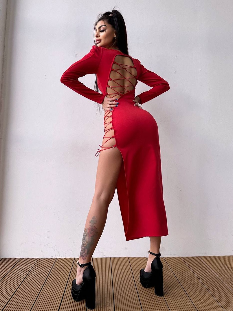 Сукня міді з підплічниками та шнурівкою Розмір вирізу можна регулювати шнурівкою | PUSHKA SHOP