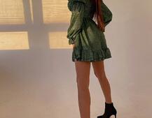 Блискуча сукня з оборками та чашками з ефектом push up Блискуча сукня з оборками та чашками з ефектом push up | PUSHKA SHOP