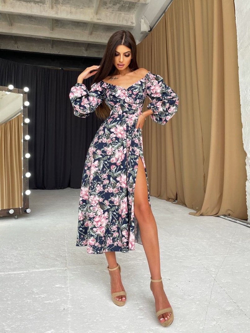 Цветочное платье-миди с разрезом  Цветочное платье-миди с разрезом  | PUSHKA SHOP