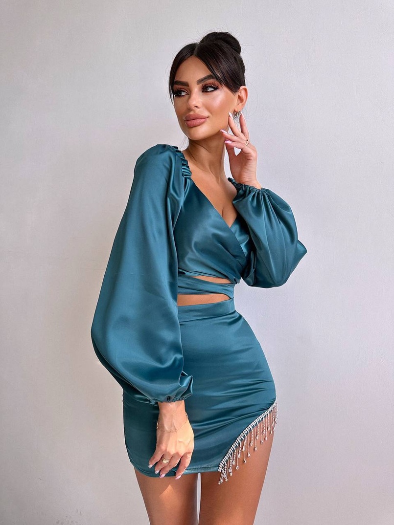 Атласний комплект, декорований бахромою зі страз Атласний комплект, декорований бахромою зі страз | PUSHKA SHOP