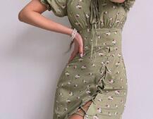 Квіткова сукня з воланами та шнуровкою на ніжці Квіткова сукня з воланами та шнуровкою на ніжці | PUSHKA SHOP