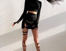 Комплект:  трикотажный топ с высоким горлом + замшевая юбка с завязками на ножку  | PUSHKA SHOP