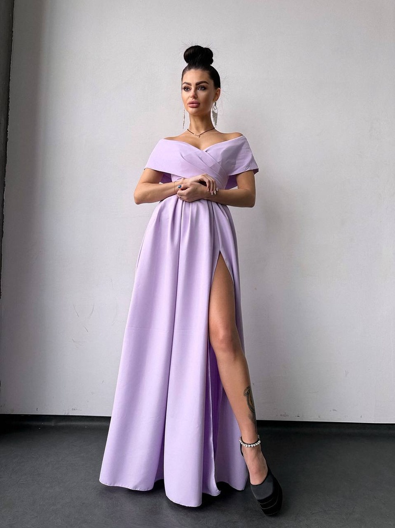 Сукня максі  з відкритими плечима та розрізом на спідниці Сукня максі  з відкритими плечима та розрізом на спідниці | PUSHKA SHOP