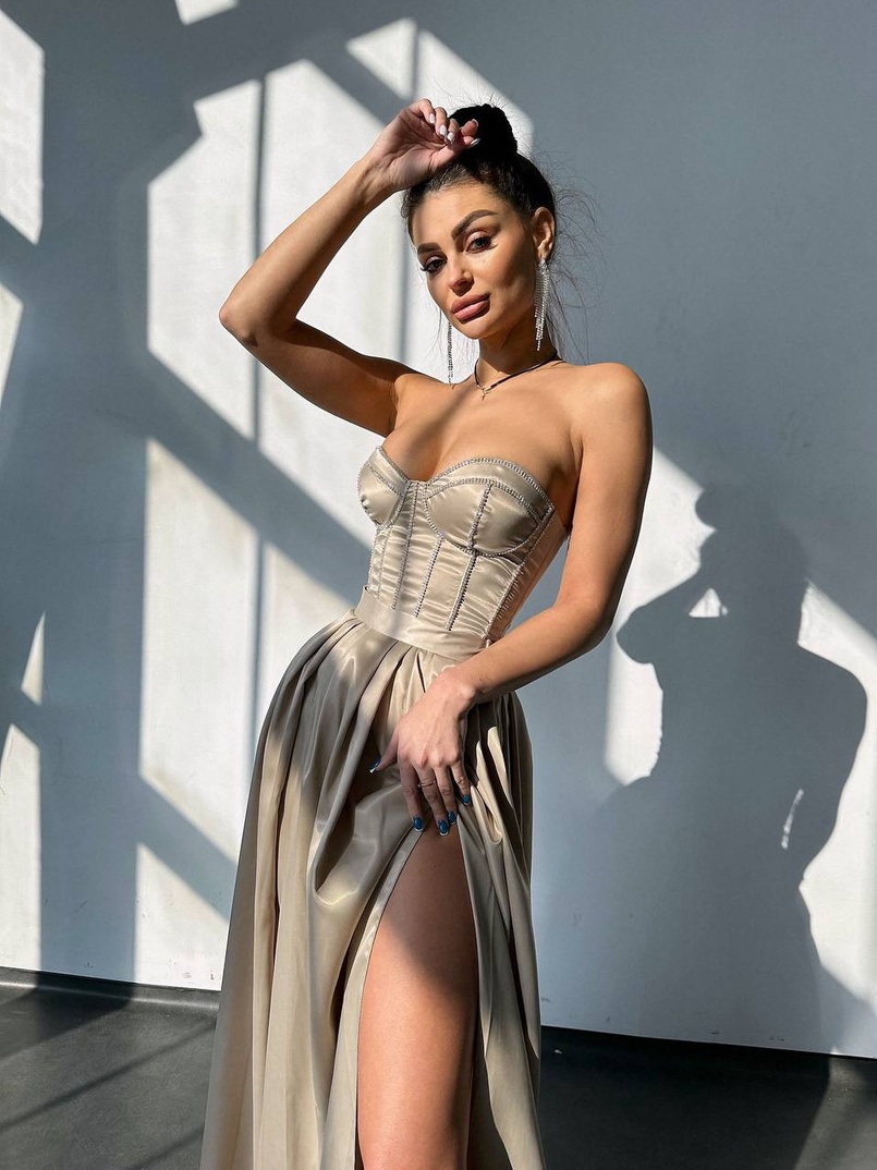 Комплект: корсет-бюстьє , декорований стразами + спідниця максі з розрізом Ручна робота Комплект: корсет-бюстьє , декорований стразами + спідниця максі з розрізом Ручна робота | PUSHKA SHOP