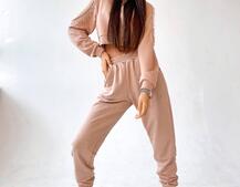 Костюм из качественной турецкой трехнитки, декорированный бахромой со стразами Костюм из качественной турецкой трехнитки, декорированный бахромой со стразами | PUSHKA SHOP