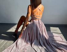 Сяюча сукня максі зі шнурівкою на спинці Сяюча сукня максі зі шнурівкою на спинці | PUSHKA SHOP