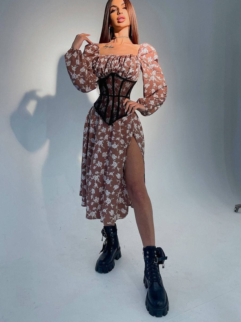 Цветочное платье миди с разрезом + прозрачный бельевой корсет Цветочное платье миди с разрезом + прозрачный бельевой корсет | PUSHKA SHOP