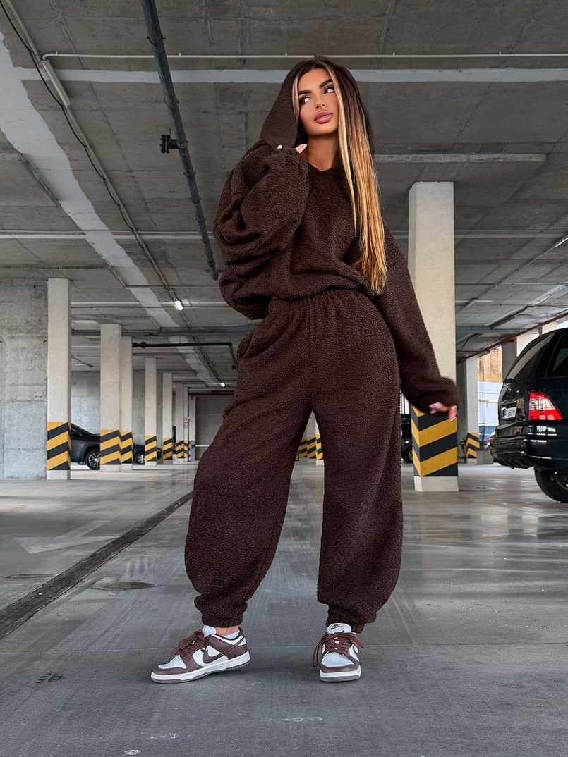 Теплий та мʼякий комплект: Обʼємний худі з капюшоном та штани з манжетами  Дуже приємний до тіла | PUSHKA SHOP
