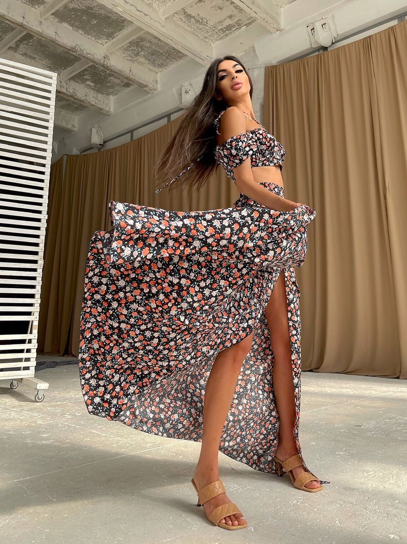 Цветочный комплект: топ с завязками на груди + юбка-макси с разрезом  | PUSHKA SHOP