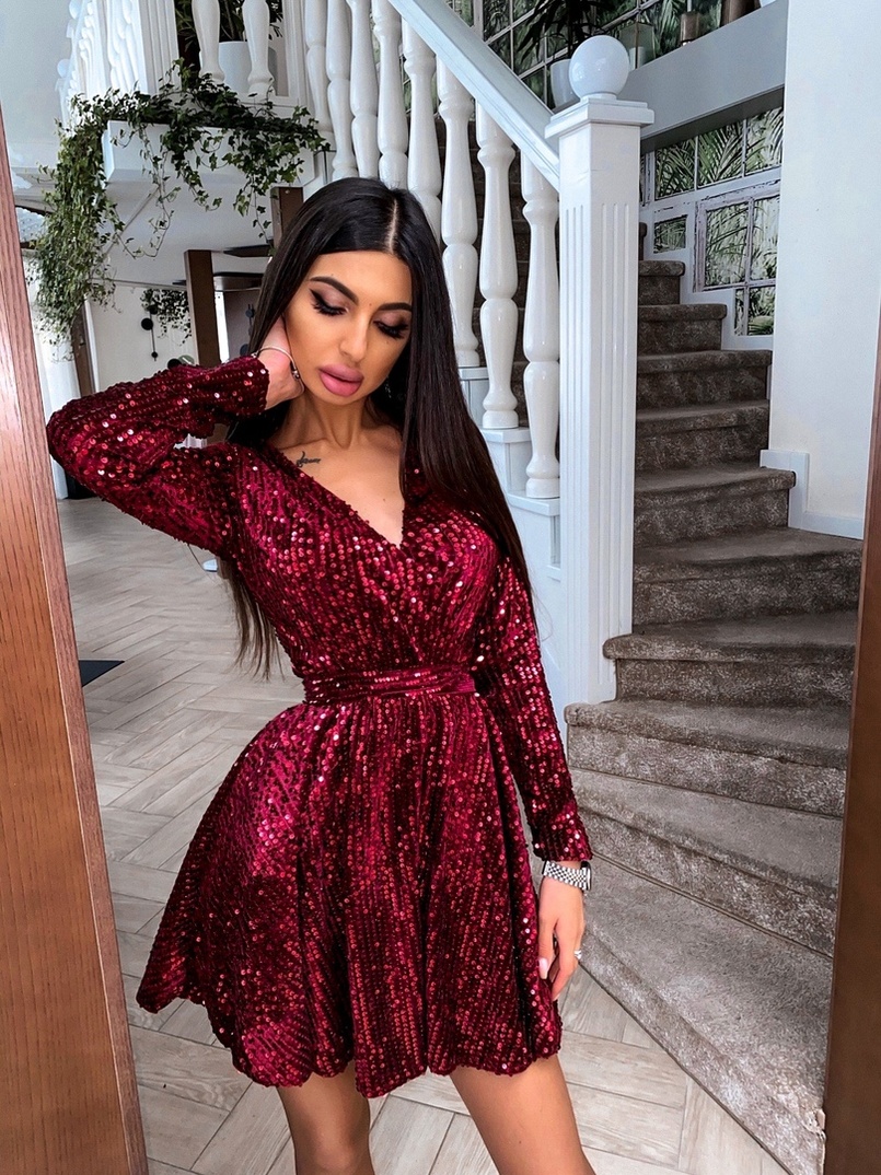 Платье с пайетками и запахом на груди | PUSHKA SHOP