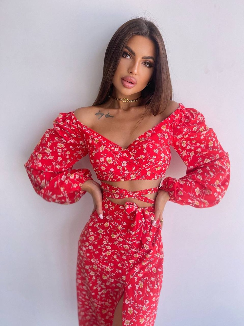 Квітковий комплект: топ із зав'язками на талії + спідниця міді з розрізом Квітковий комплект: топ із зав'язками на талії + спідниця міді з розрізом | PUSHKA SHOP