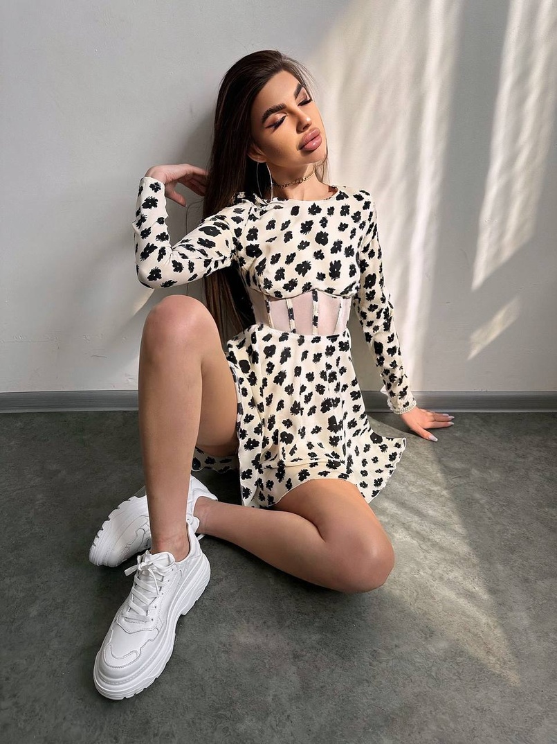 Приталена сукня з корсетною вставкою та спідницею-сонцем Приталена сукня з корсетною вставкою та спідницею-сонцем | PUSHKA SHOP