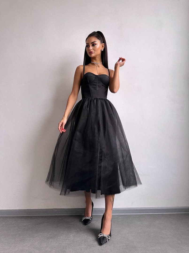 Сукня міді із чашечками з пишною спідницею Сукня міді із чашечками з пишною спідницею | PUSHKA SHOP