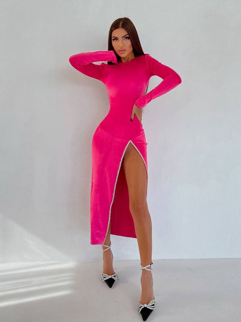 Оксамитова сукня з розрізом, декорована стразами. Прикраса пришита! | PUSHKA SHOP