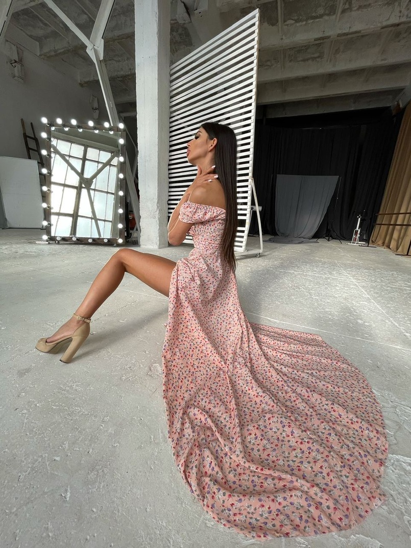 Цветочное платье макси с разрезом  Цветочное платье макси с разрезом  | PUSHKA SHOP