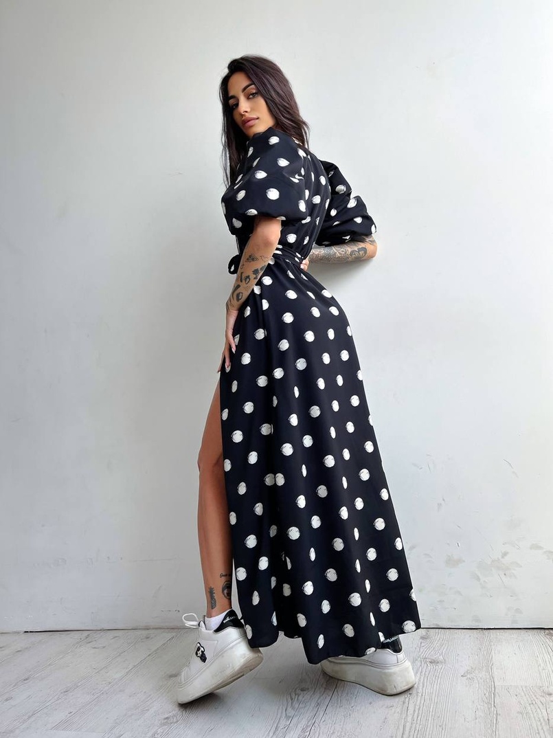 Платье миди в горох с запахом и объемными рукавами  Платье миди в горох с запахом и объемными рукавами  | PUSHKA SHOP