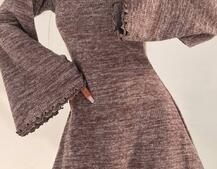 Трикотажна сукня міні з розкльошеними рукавами та відкритою спиною Трикотажна сукня міні з розкльошеними рукавами та відкритою спиною | PUSHKA SHOP