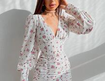 Платье мини с принтом со сборкой на юбке Платье мини с принтом со сборкой на юбке | PUSHKA SHOP