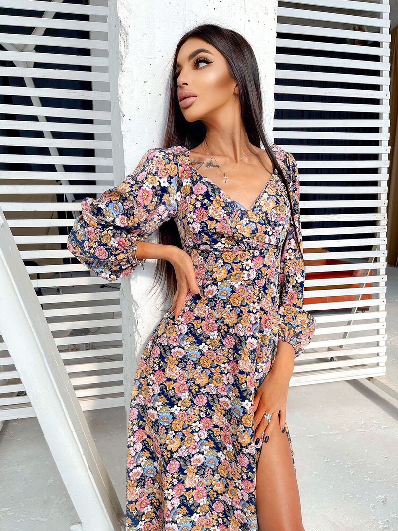 Цветочное платье-миди с разрезом Цветочное платье-миди с разрезом | PUSHKA SHOP