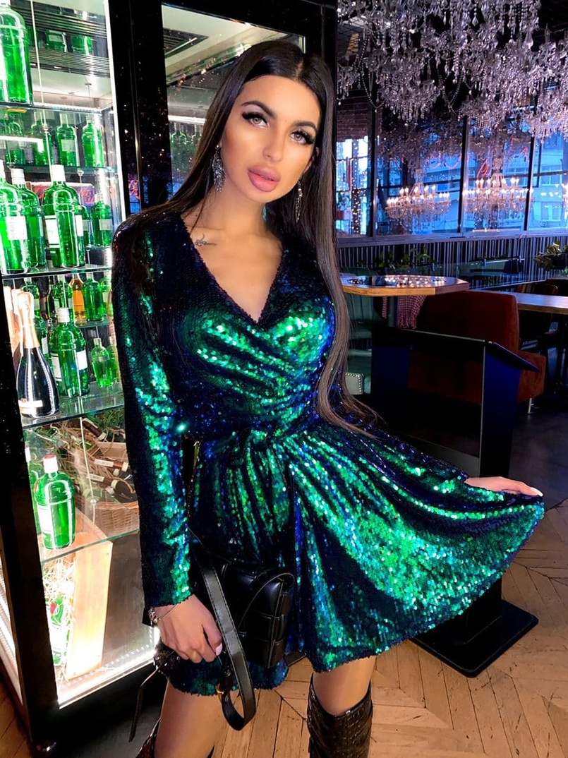 Платье с пайетками и запахом на груди | PUSHKA SHOP