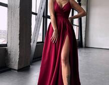 Сукня максі на тонких бретелях з розрізом на спідниці  | PUSHKA SHOP