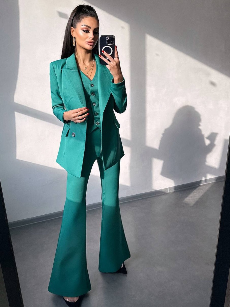 Костюм: піджак на підкладці, штани кльош+ жилет Костюм: піджак на підкладці, штани кльош+ жилет | PUSHKA SHOP