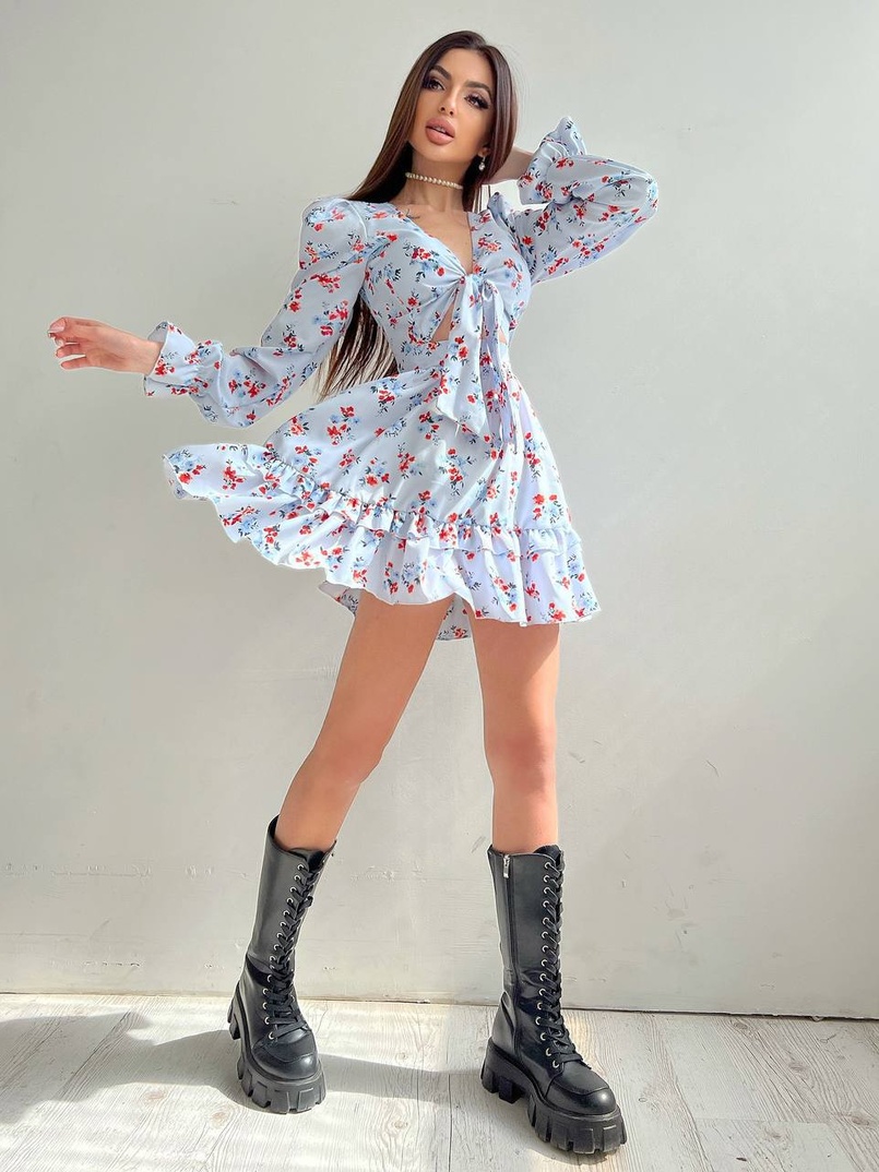 Цветочное платье с завязками на груди и пышной юбкой с оборками Цветочное платье с завязками на груди и пышной юбкой с оборками | PUSHKA SHOP