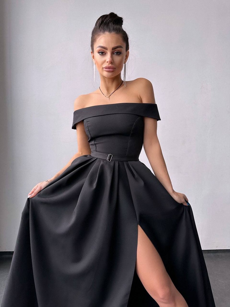 Сукня максі з відкритими плечима Сукня максі з відкритими плечима | PUSHKA SHOP