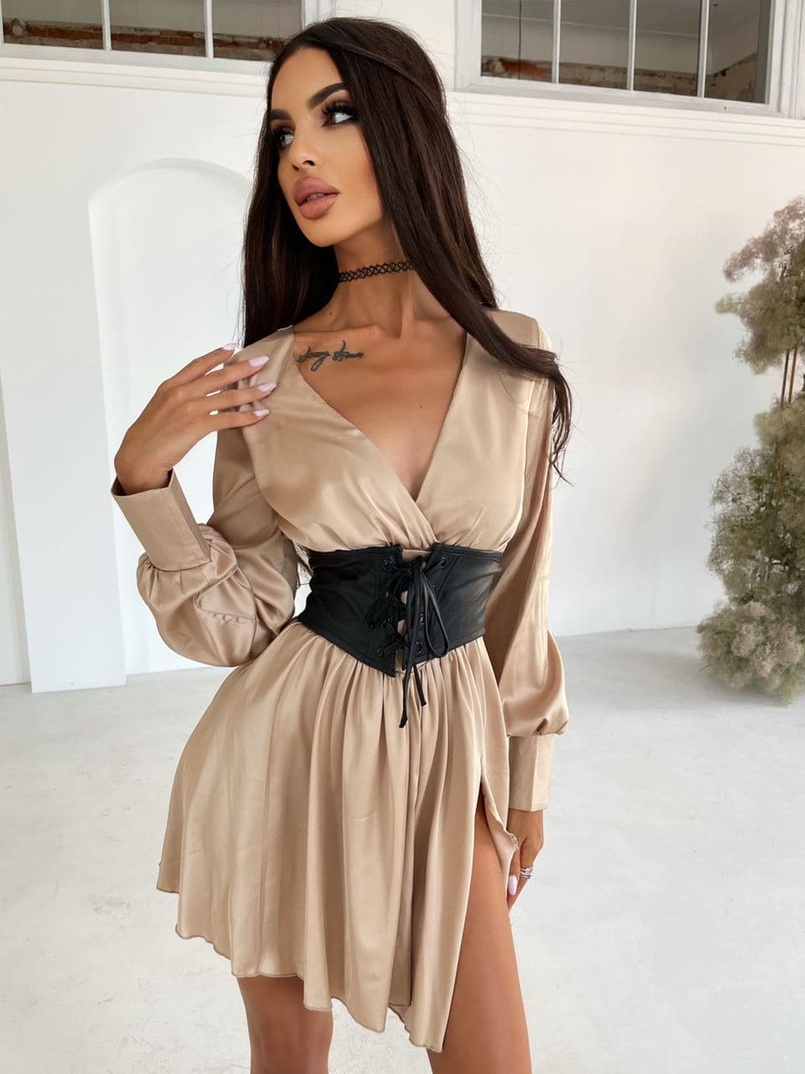 Шелковое платье с разрезом + корсет из эко-кож Шелковое платье с разрезом + корсет из эко-кож | PUSHKA SHOP