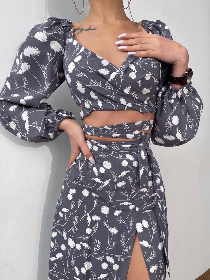 Комплект: топ із зав'язками на талії + спідниця міді з розрізом Комплект: топ із зав'язками на талії + спідниця міді з розрізом | PUSHKA SHOP