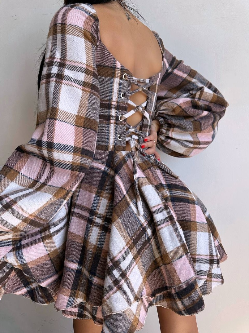 Корсетна сукня з подвійною спідницею та обʼємними рукавами у клітинку Корсетна сукня з подвійною спідницею та обʼємними рукавами у клітинку | PUSHKA SHOP