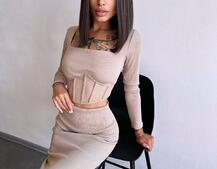 Трикотажний комплект: топ з елементами корсету та спідниця з розрізами Трикотажний комплект: топ з елементами корсету та спідниця з розрізами | PUSHKA SHOP