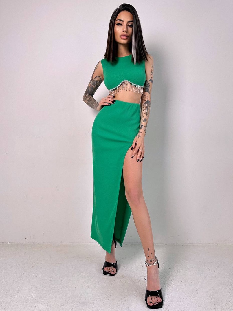 Комплект: топ з бахромою зі страз та спідниця з розрізом Комплект: топ з бахромою зі страз та спідниця з розрізом | PUSHKA SHOP