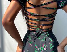 Сукня- міні у квітковий принт зі шнурівкою на спинці  Сукня- міні у квітковий принт зі шнурівкою на спинці  | PUSHKA SHOP