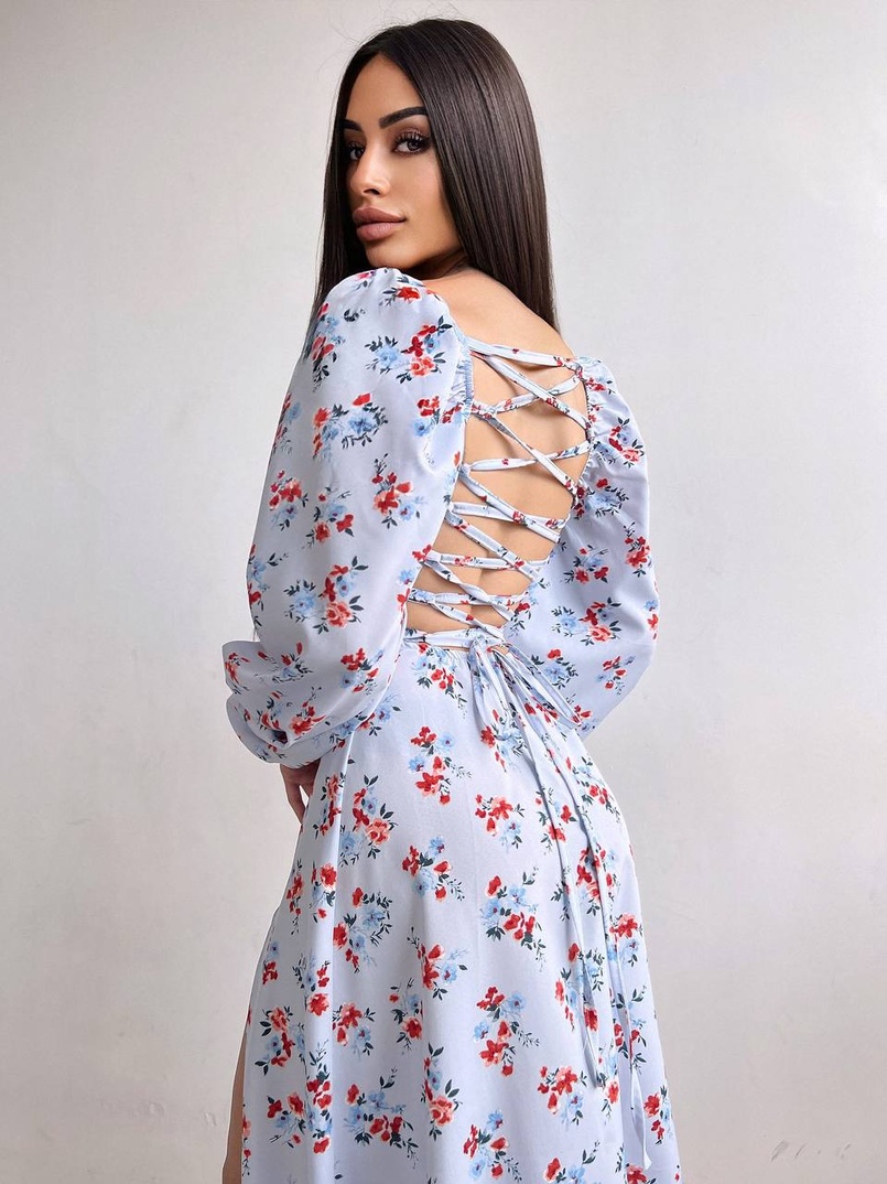 Сукня зі шнурівкою по спинці та розрізом на спідниці Сукня зі шнурівкою по спинці та розрізом на спідниці | PUSHKA SHOP