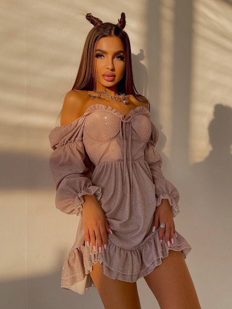 Блискуча сукня з оборками та чашками з ефектом push up | PUSHKA SHOP