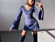 Оксамитова сукня,  декорована стразами з розкльошоними рукавами  | PUSHKA SHOP