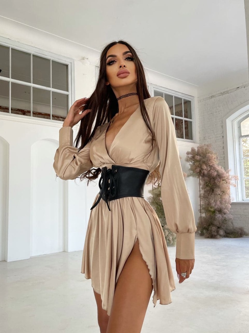 Шелковое платье с разрезом + корсет из эко-кож Шелковое платье с разрезом + корсет из эко-кож | PUSHKA SHOP