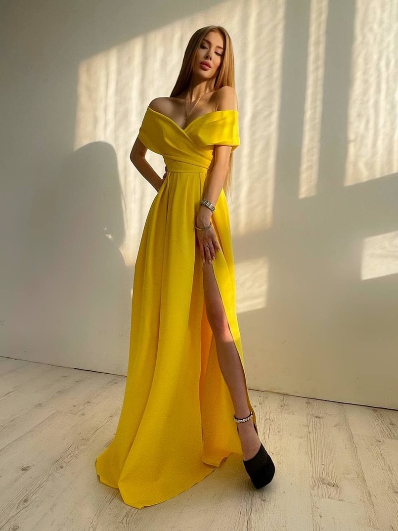 Платье-макси с разрезом Платье-макси с разрезом | PUSHKA SHOP