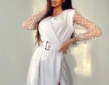 Платье миди с запахом на груди и разрезом на юбке Платье миди с запахом на груди и разрезом на юбке | PUSHKA SHOP