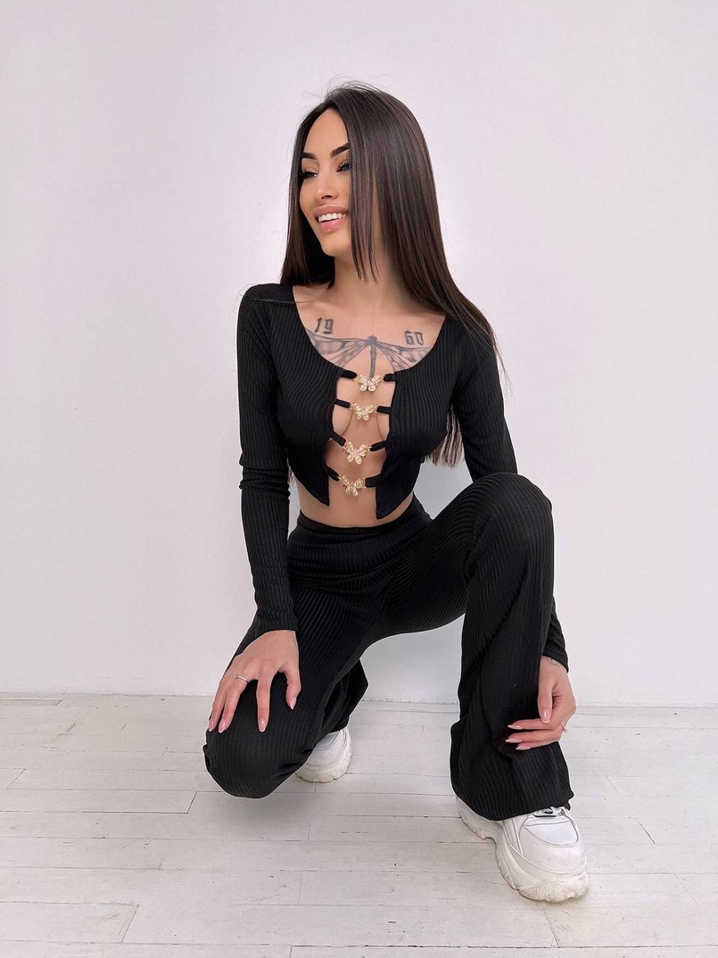 Комплект : штани кльош і топ , декорований метеликами Комплект : штани кльош і топ , декорований метеликами | PUSHKA SHOP