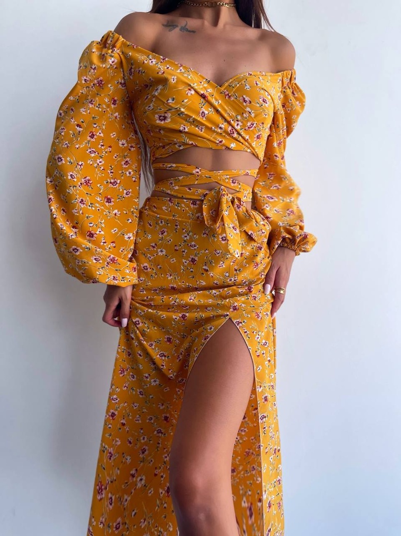 Квітковий комплект: топ із зав'язками на талії + спідниця міді з розрізом | PUSHKA SHOP