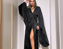 Шовковий халатик із розкльошеними рукавами Шовковий халатик із розкльошеними рукавами | PUSHKA SHOP